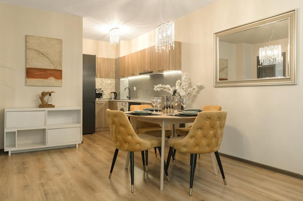 Мarelis Luxe Port Apartment Varna Exterior photo